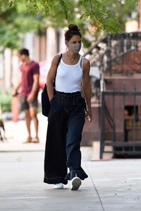      hol010820BZN image120.jpg