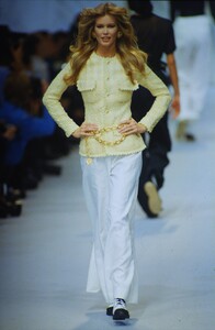 1268085953_chanel-ss-1993(1).thumb.jpg.25c47df82057f867fddb13d7400cbce6.jpg