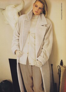 1373382361_VOGUEUSSept198604.thumb.jpg.d0671ca3457d6e1bebe86d81b9e8ba7c.jpg