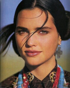 1397128913_LaurenLindbergUSELLENovember1990byGillesBensimon.thumb.jpg.e6bfa3ff4730bdb283f4f37a9d84734a.jpg