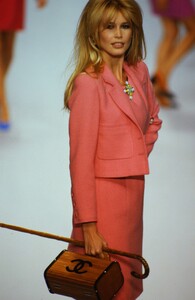 1685927148_chanel-ss-1996(1).thumb.jpg.9f24dca423833917ebbc0d5a0babf5f6.jpg