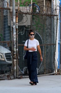      hol020820BZN image105.jpg