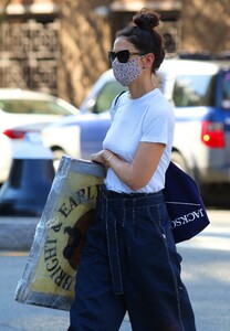      hol020820BZN image110.jpg