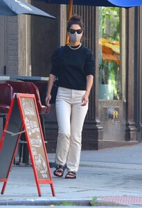          hol100820BZN image102.jpg