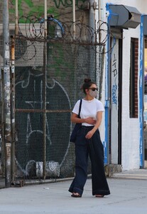      hol020820BZN image104.jpg