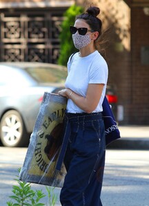      hol020820BZN image108.jpg