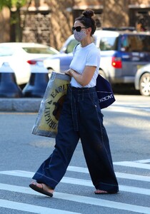      hol020820BZN image111.jpg