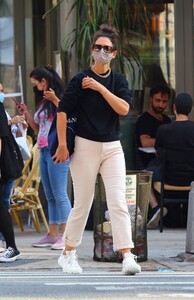          hol100820BZN image107.jpg