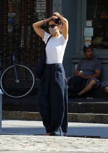      hol020820BZN image102.jpg