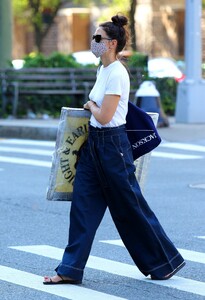      hol020820BZN image114.jpg