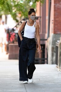      hol010820BZN image111.jpg