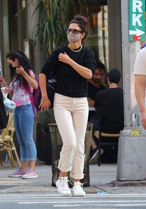          hol100820BZN image108.jpg