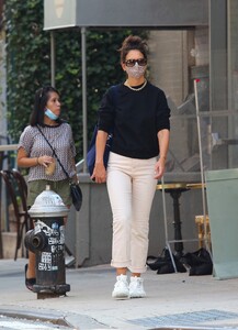          hol100820BZN image109.jpg