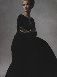Absolute_Couture_Meisel_US_Vogue_October_1998_12.thumb.jpg.e59fefa25c24b28894b56fa925a4adbf.jpg