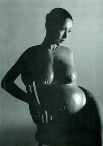 Donne_Vogue_Italia_December_1982_01.thumb.png.5bdb3c33aef8629da5edfb0903026467.png