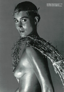 Donne_Vogue_Italia_December_1982_03.thumb.png.9dd4f07235287ce74e2d07ab4ef0b77d.png