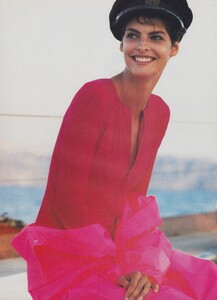 Lindbergh_US_Vogue_December_1988_06.thumb.jpg.285e7f2787b5453f356240a8a89ebde0.jpg