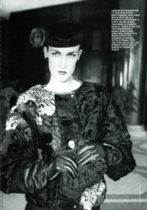 Singapore_Barbieri_Vogue_Italia_December_1982_02.thumb.png.80fb8df4ff9ee7791e0484dd9ac06cdb.png