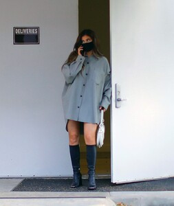 kylie-jenner-leaving-a-meeting-in-calabasas-08-06-2020-5.jpg