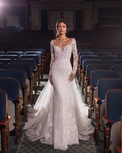 pronovias_117626356_232413614649110_5040336638192805576_n.jpg