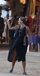 rita-ora-out-in-ibiza-08-10-2020-2.jpg
