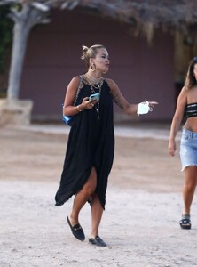 rita-ora-out-in-ibiza-08-10-2020-9.jpg