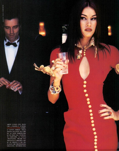 von_Unwerth_Vogue_Italia_September_1992_10.thumb.png.7969fde81f28d30c5da13e64f862a459.png