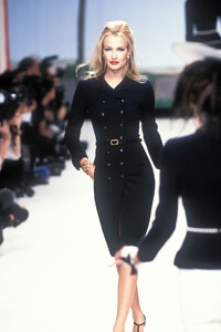 1107480646_Chanel1995HauteCouture15.thumb.jpg.03ff895abdbdafa61bba0ad8b152c0fd.jpg