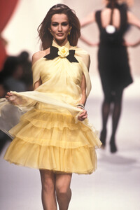 1147407127_Chanel1991HauteCouture24.thumb.jpg.f87b054e22bc4cefda2512e5ffb468e6.jpg