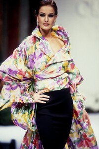 1189119664_ChristianDior1992HauteCouture75.thumb.jpg.d4e41771154aca830268334c74553dc5.jpg