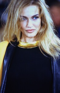 1467936831_donna-karan-fall-1991(5).thumb.jpg.2ab017c1e9f51d8a90625a47406587ce.jpg