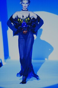1477275907_thierry-mugler-hc-fall-1992(3).thumb.jpg.9b1d7de1c567e5a43d3f895d5e1df87e.jpg