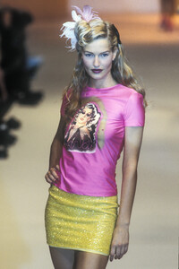 1594635446_Blumarine1995WomenRTW12.thumb.jpg.4cf28df0bcbd7721d6410df7d7b16567.jpg