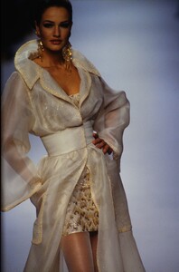1693097911_lanvin-hc-spring-1992(9).thumb.jpg.5aebc38e61feaa9fc3f1a9f309d45c82.jpg