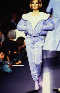 1791819397_lanvin-hc-fw-1991(3).thumb.jpg.dd034aae247c313c18f5a31a2166e6e1.jpg