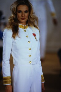 18987475_ralph-lauren-ss-1992(5).thumb.jpg.72e40936e3b1d23e304ec7206291141d.jpg