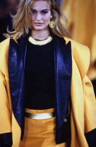 193984108_donna-karan-fall-1991(7).thumb.jpg.0e8a94d74aef3c13200f2d93d40ae925.jpg