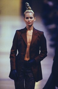 198704277_dirk-bikkembergs-fw-1996(3).thumb.jpg.7e987ad5f84b096db71174a6bc2209ee.jpg