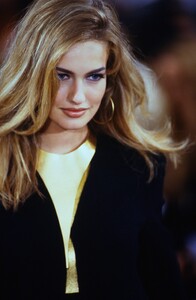 2031180822_donna-karan-fall-1991(13).thumb.jpg.b3f5bb115afa18cc590295e650a0d8db.jpg