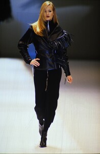 2119534654_gianfranco-ferre-fw-1994(3).thumb.jpg.753e30cc2e0f36c36430d517fc361bf3.jpg