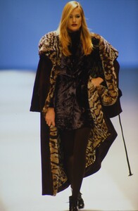 237162159_gianfranco-ferre-fw-1994(5).thumb.jpg.0c79df2d1cf38cbed1d6d9eab6037fcb.jpg