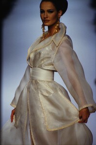 322920538_lanvin-hc-spring-1992(6).thumb.jpg.dff887183955094757e25289d5041f6b.jpg