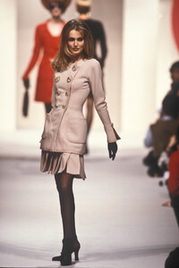 76317753_Chanel1991HauteCouture56.thumb.jpg.913c0c2bd237fbd8ca37056eda1ce01d.jpg