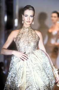 776981610_ChristianDior1991HauteCouture96.thumb.jpg.faeb21cb96f3006eeff89132dc94d936.jpg