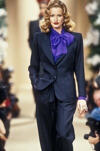 849444063_YvesSaintLaurent1994HauteCouture23.thumb.jpg.925ea7c74ce4ca5ef67266aa731efd4c.jpg