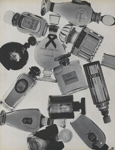 Beauty_Bulletin_US_Vogue_May_1965_05.thumb.jpg.ff3f0ea9a8937e1f9c9082ee4c5d1187.jpg