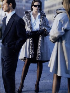 Faux_Demarchelier_US_Vogue_November_1987_04.thumb.jpg.22b3dc1d90462e0dc9daf7f0a5ae4984.jpg