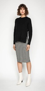 Houndstooth-Jacquard-Pencil-Skirt-T70010-W20_1000x2000_637306003985042929_T70010-S20-984-1.jpg