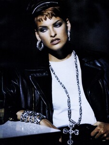 Lindbergh_US_Vogue_September_1991_16.thumb.jpg.72139c99c181ab71a67e42eb462555a8.jpg
