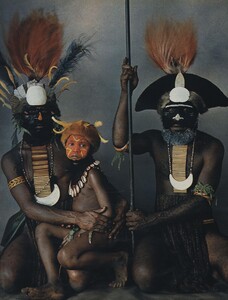 New_Guinea_Penn_US_Vogue_December_1970_03.thumb.jpg.2031859801f8ca7c6bfee6ab5d8efd74.jpg